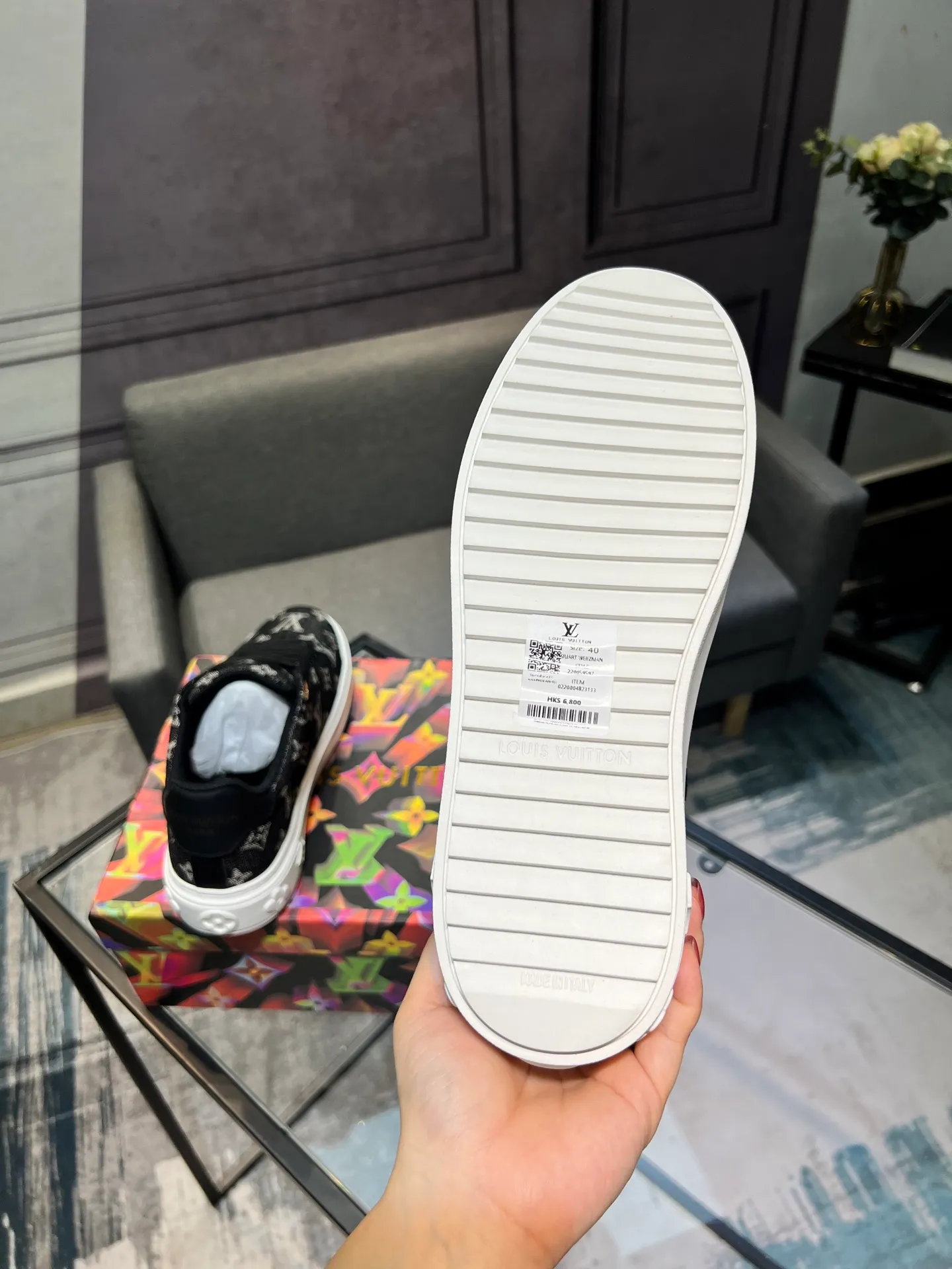 Men's Men's Shoes 💰540 LV Louis Vuitton. The latest fashionable casual shoes are popular in physical stores. The new spring and summer comfortable imported custom patent leather plus cowhide, cowhide mesh, and unique jacquard fabric element design. With sheepskin lining, Lv original base, [sun][sun] high-end packaging and high quality💪Details determine quality, welcome to compare🇮🇹Code number 38-44, 45 can be customized